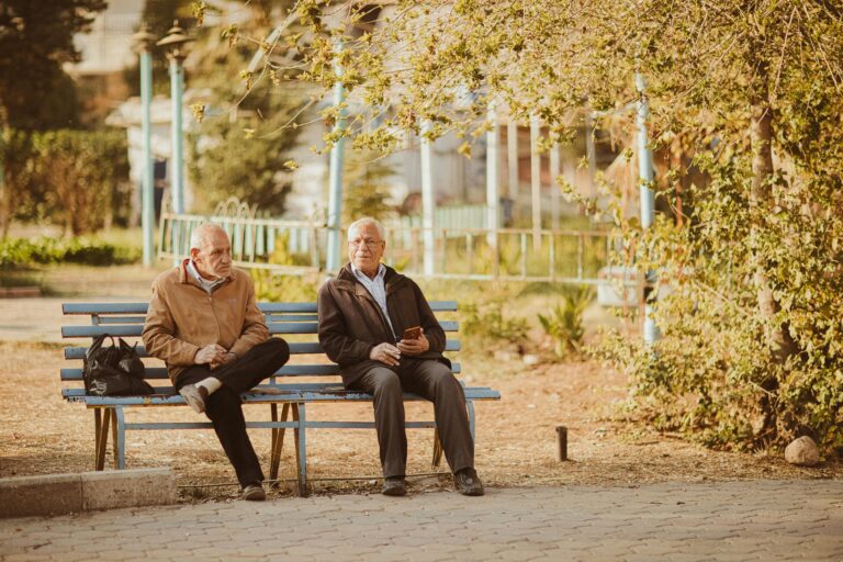 How Fall Weather Changes Affect Arthritis: Tips to Ease Joint Discomfort
